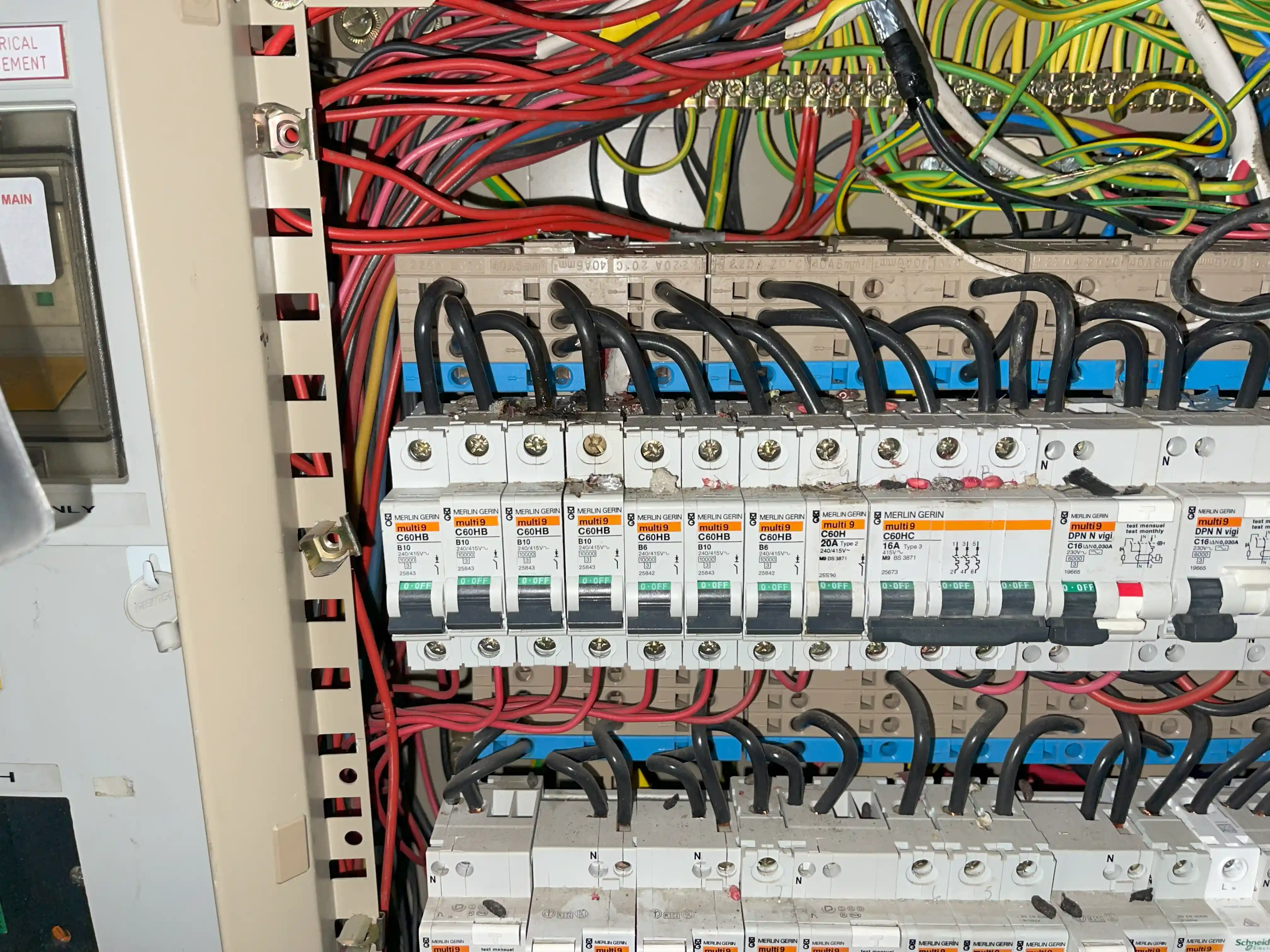 24 Hours Emergency Electrician near Hove